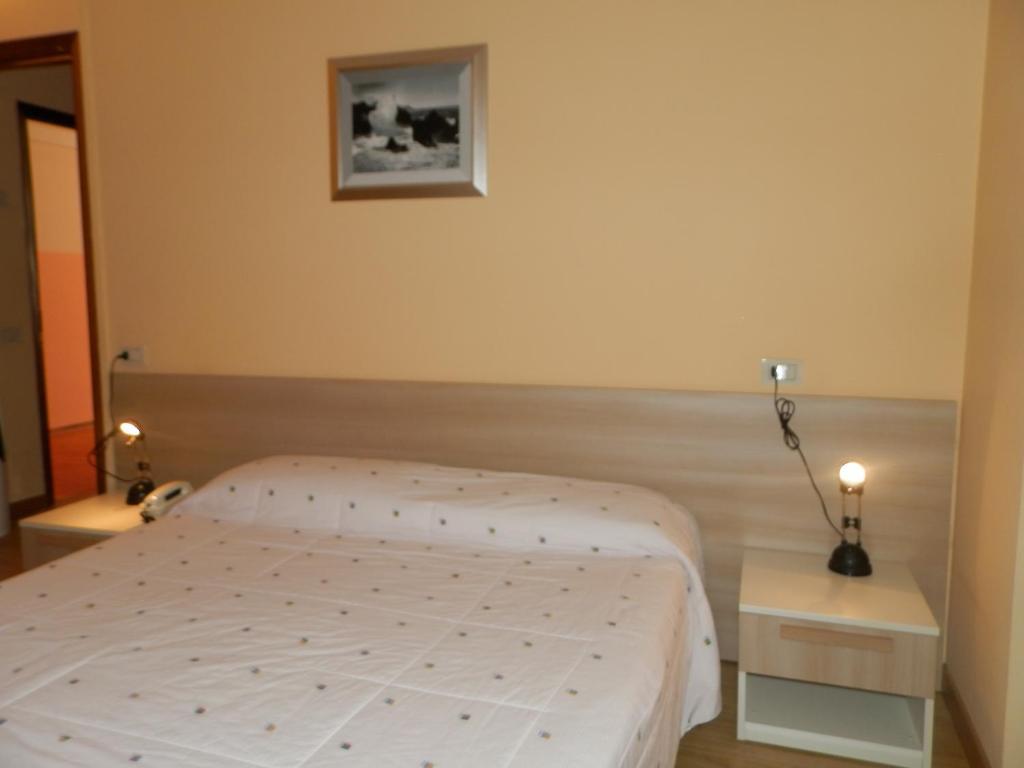 Hotel Motel Europa Domodossola Rum bild