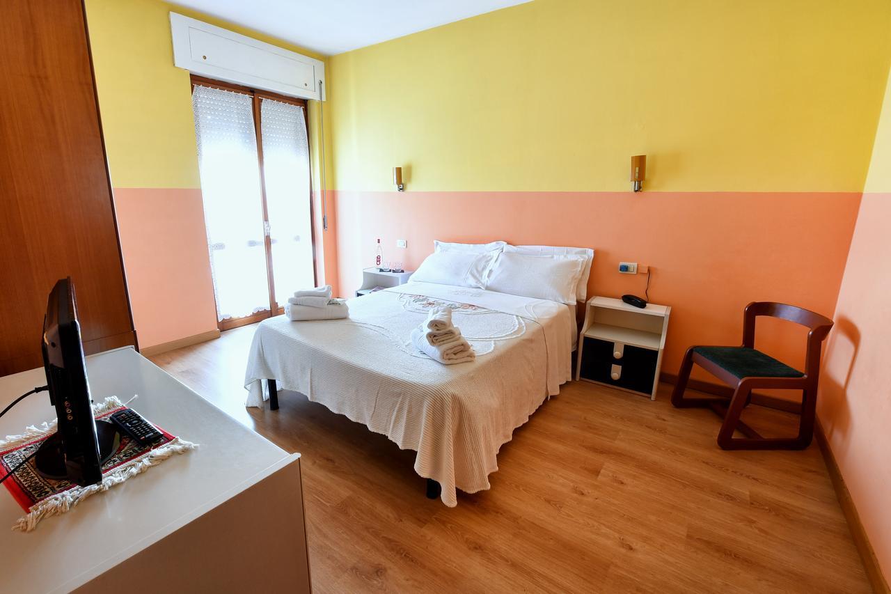 Hotel Motel Europa Domodossola Exteriör bild