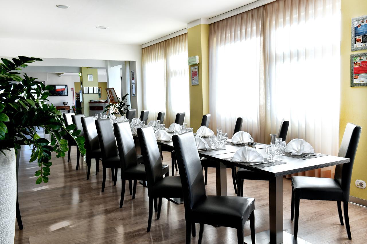 Hotel Motel Europa Domodossola Exteriör bild